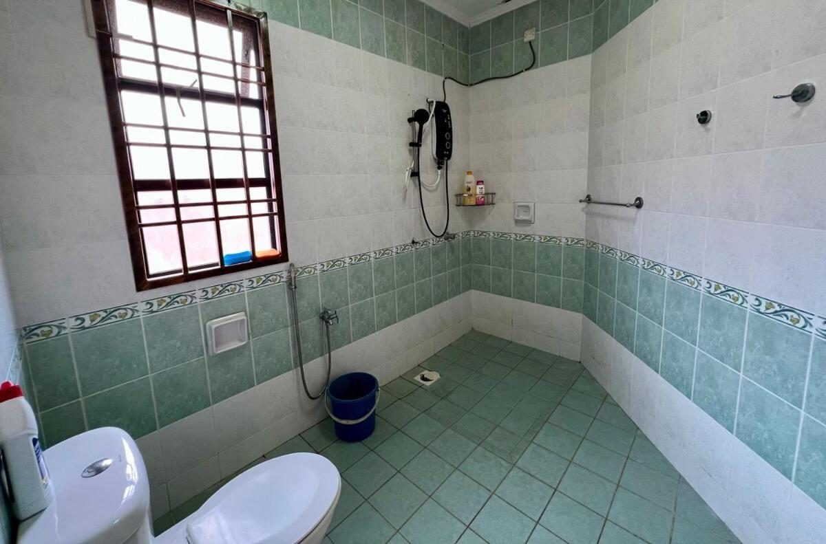 Rini Utama Homestay Skudai Bagian luar foto
