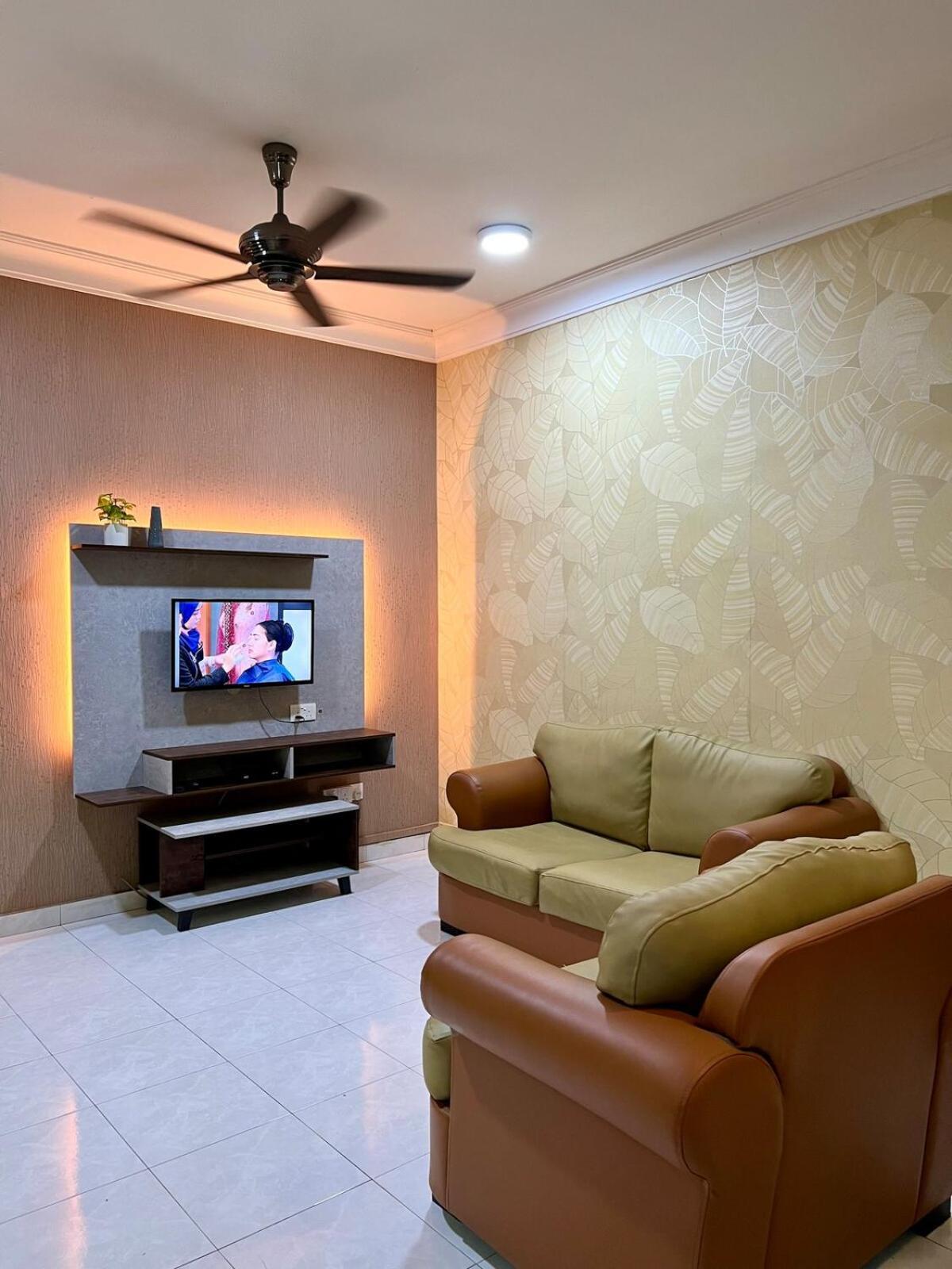 Rini Utama Homestay Skudai Bagian luar foto