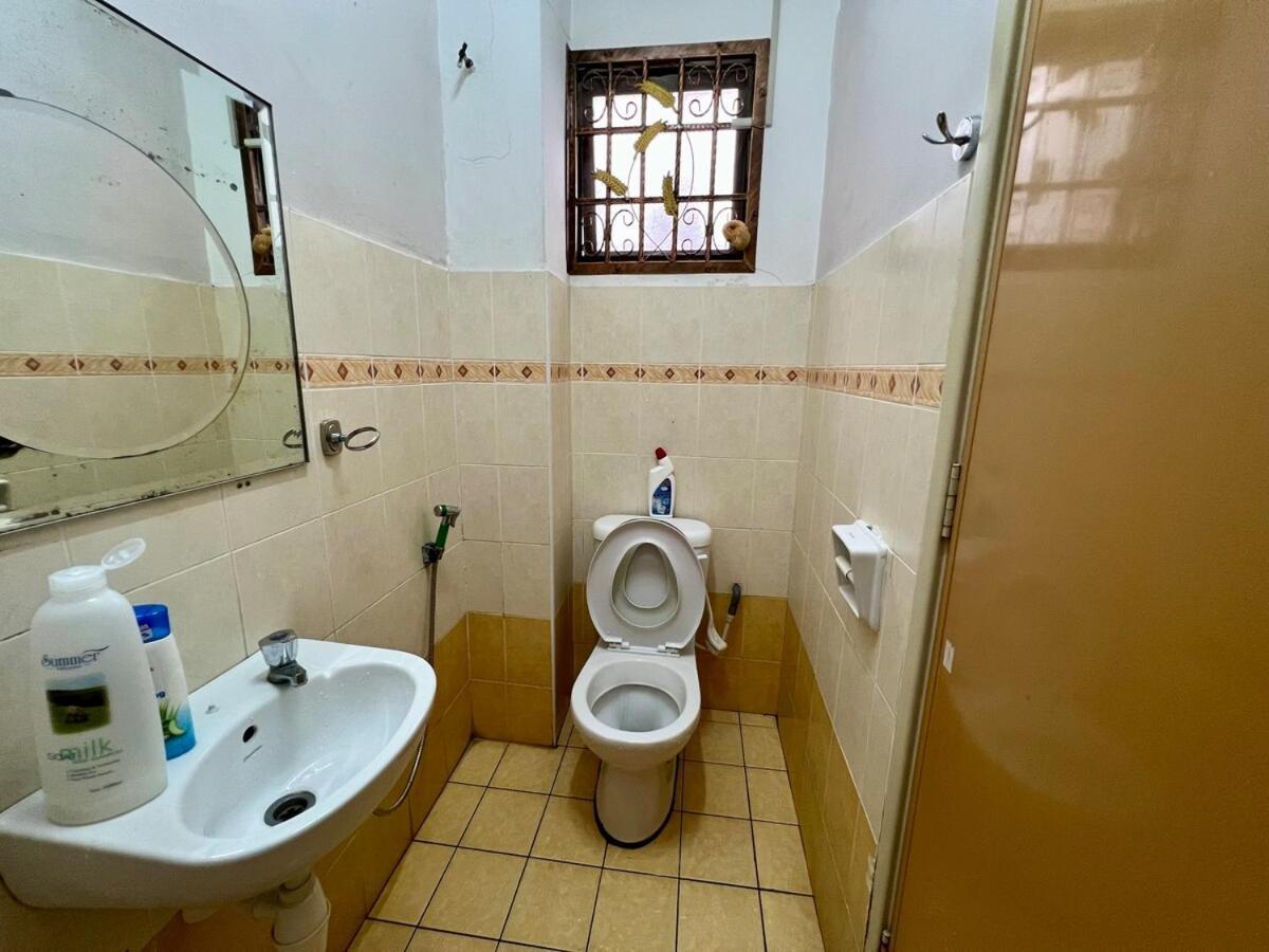 Rini Utama Homestay Skudai Bagian luar foto
