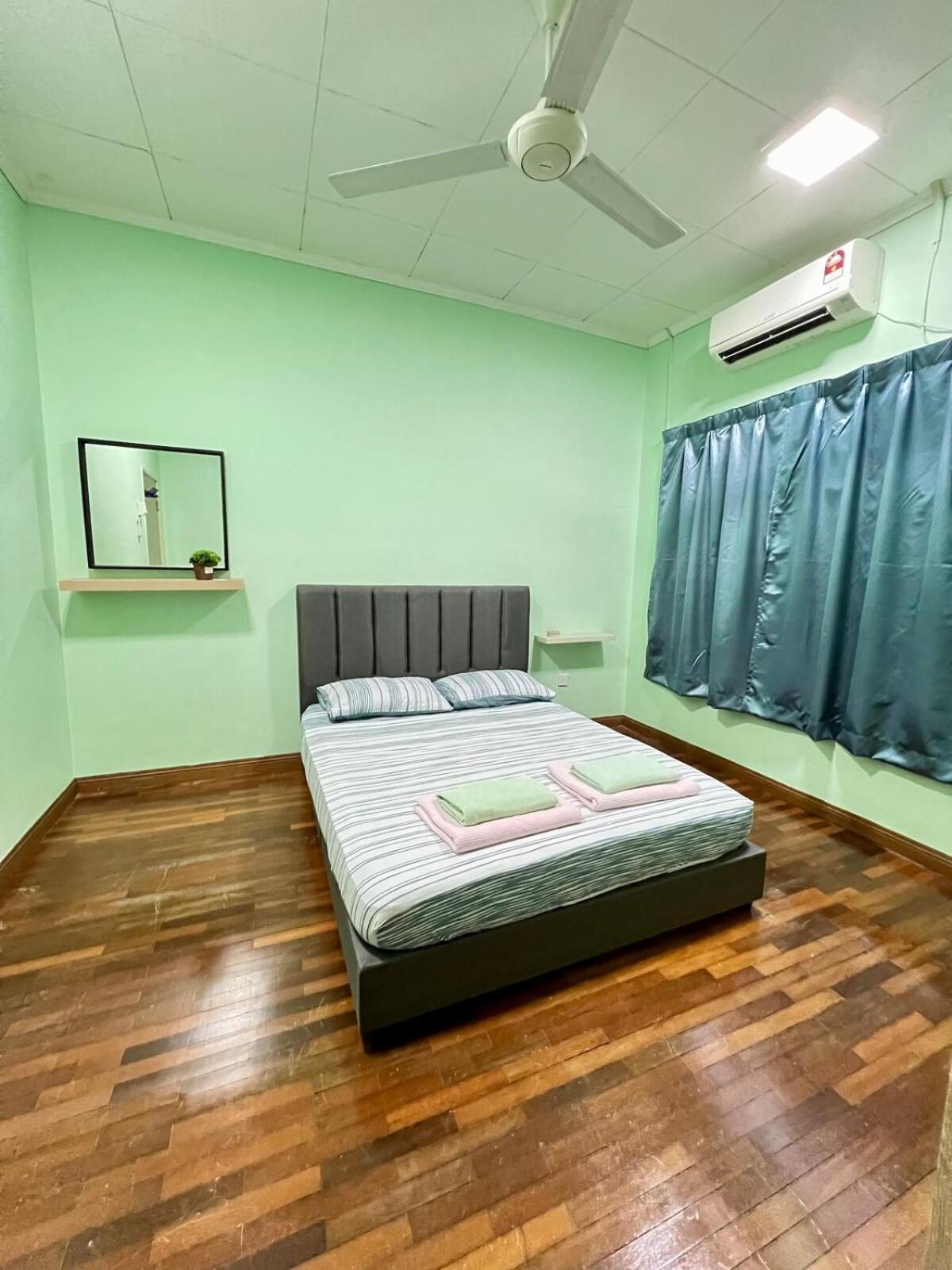 Rini Utama Homestay Skudai Bagian luar foto