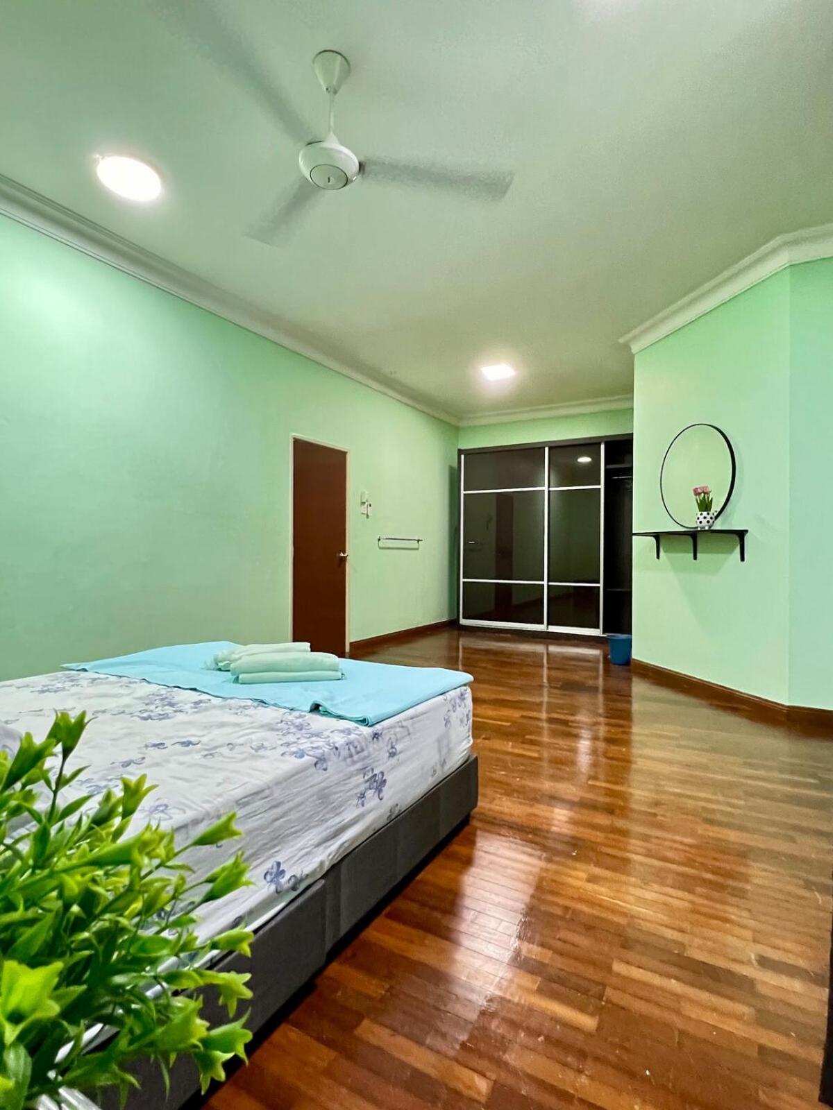 Rini Utama Homestay Skudai Bagian luar foto