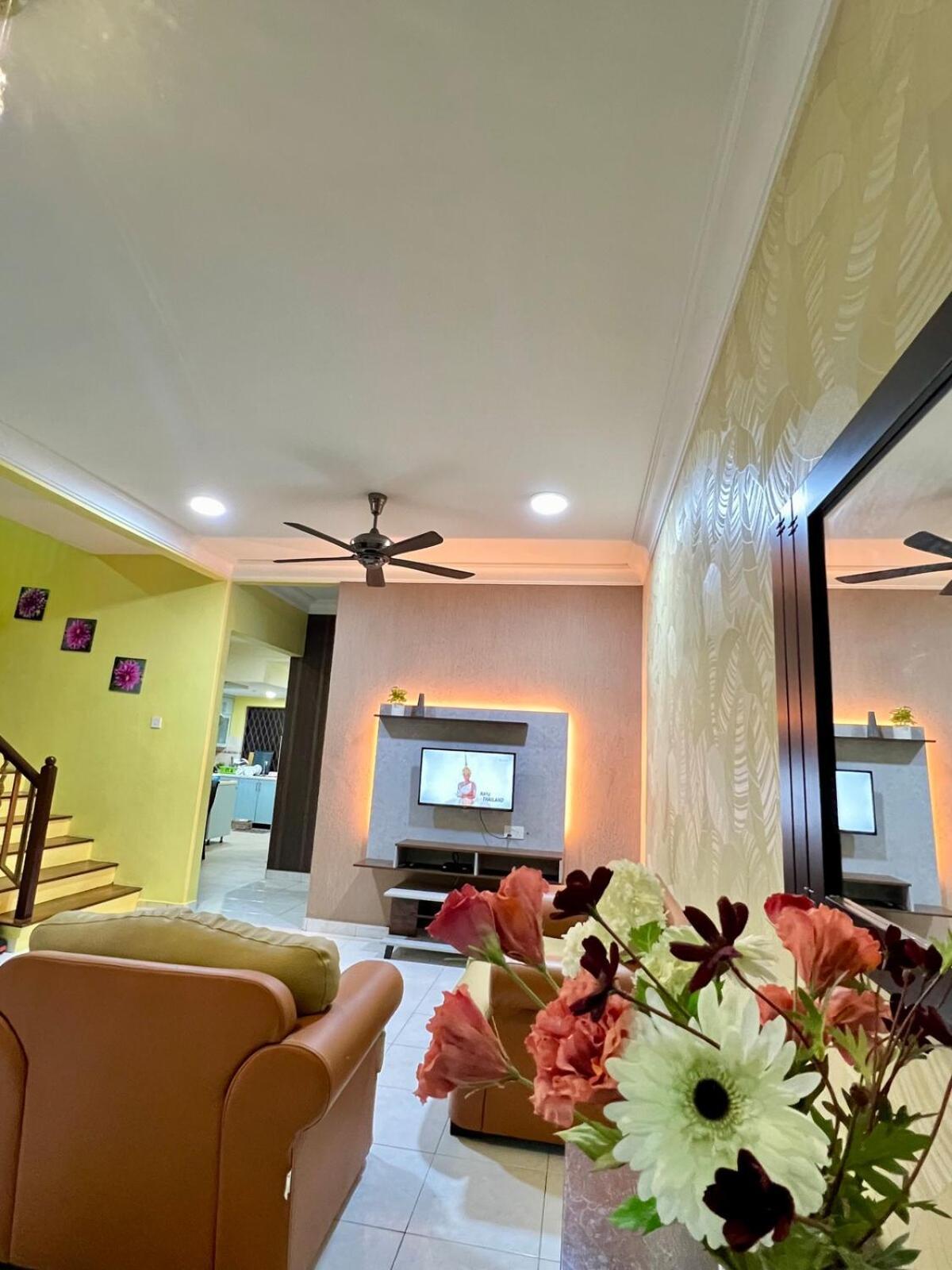 Rini Utama Homestay Skudai Bagian luar foto