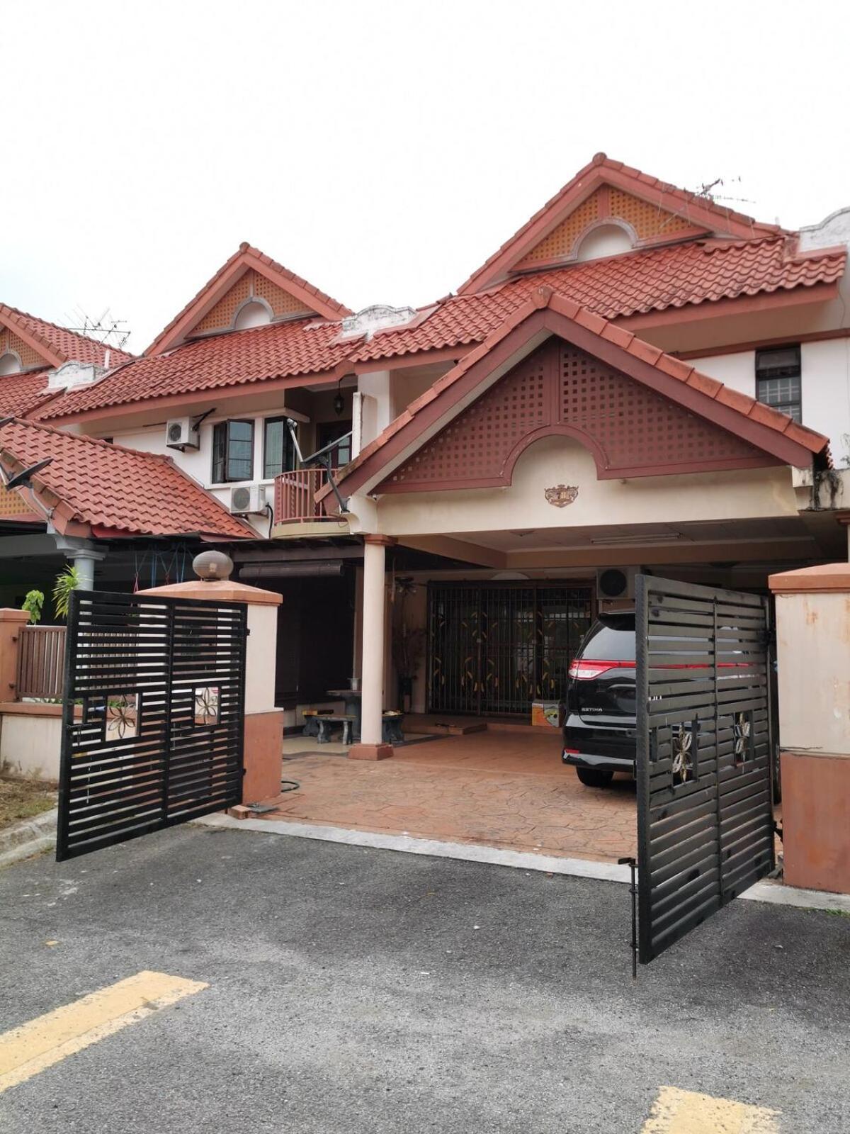 Rini Utama Homestay Skudai Bagian luar foto