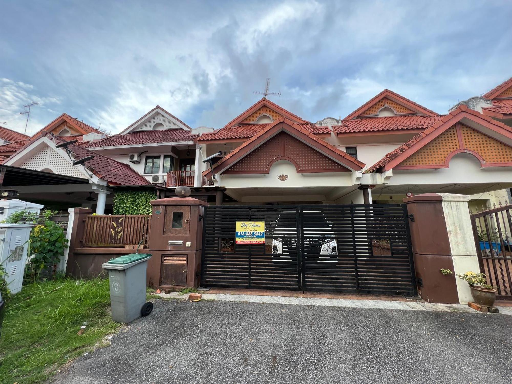 Rini Utama Homestay Skudai Bagian luar foto